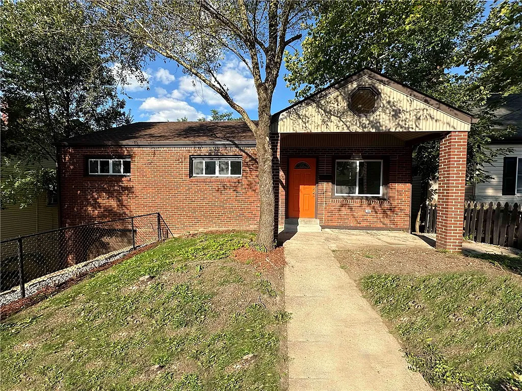 1705 Leolyn St photo 1