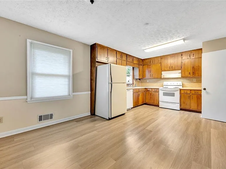 905 Rambling Rose Ct NW — Photo 10