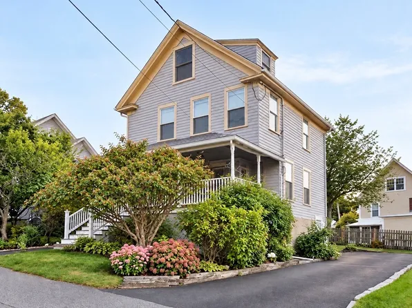 14 Highland Ave, Hull, MA 02045