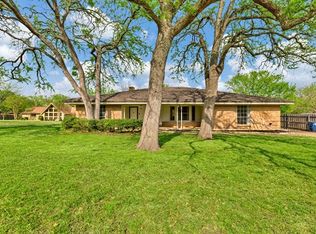 241 Timberlake Dr, Azle, TX 76020