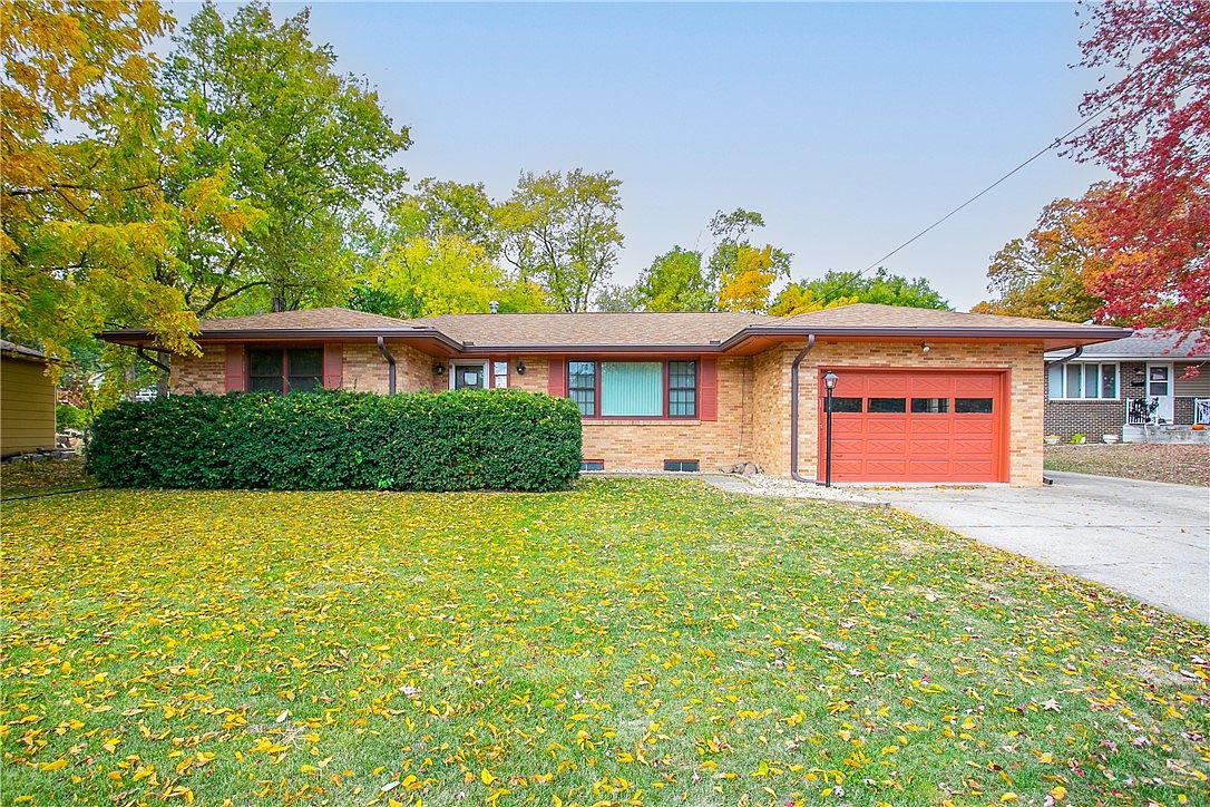 3850 Lower Beaver Rd, Des Moines, IA 50310 Zillow
