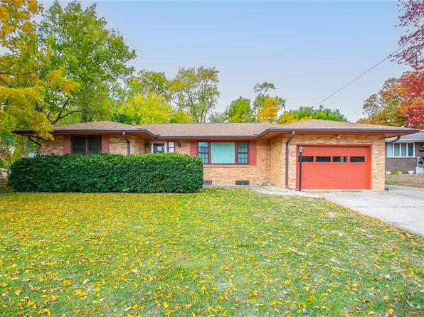 3850 Lower Beaver Rd, Des Moines, IA 50310