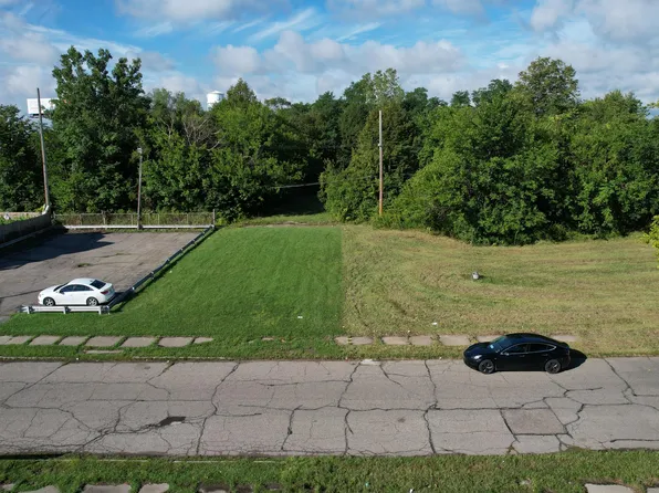 13473 Goddard St, Hamtramck, MI 48212