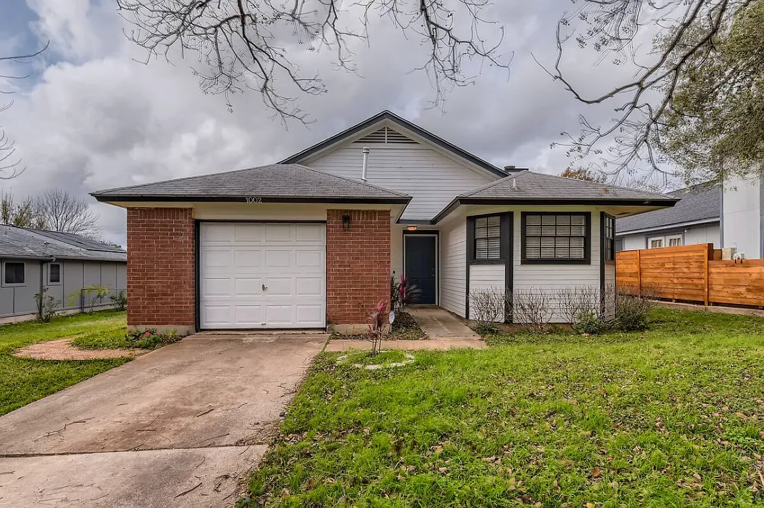 Building Photo - 1002 Glen Oaks Ct