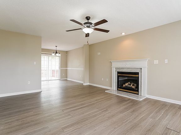 5th image of 128 Pondfield Ct