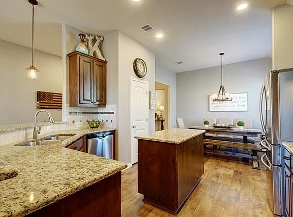 5th image of 2325 Lookout Range Dr