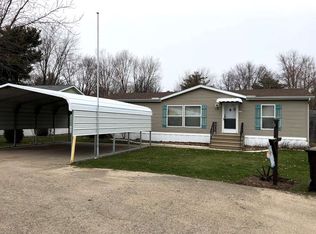 701 Fischer Rd, Creve Coeur, IL 61610