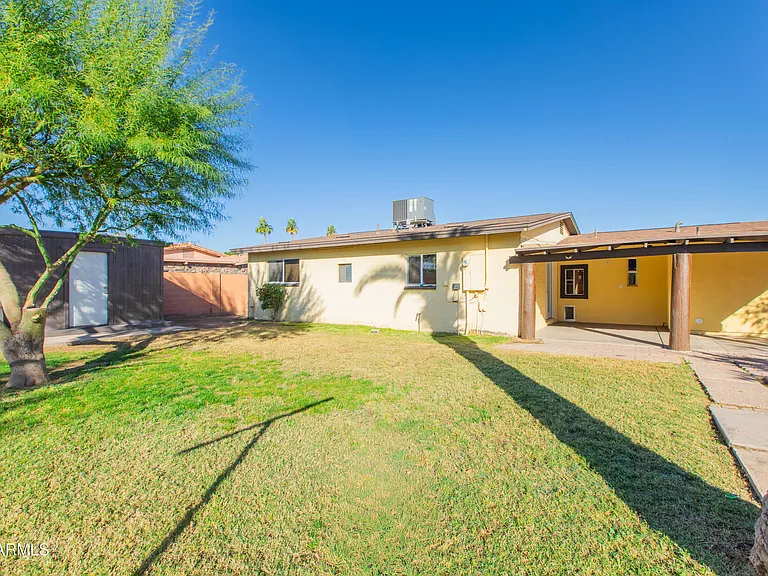 1813 E Ellis Dr — Photo 55