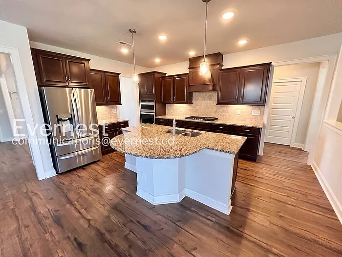 1122 Carlisle Pl — Photo 2