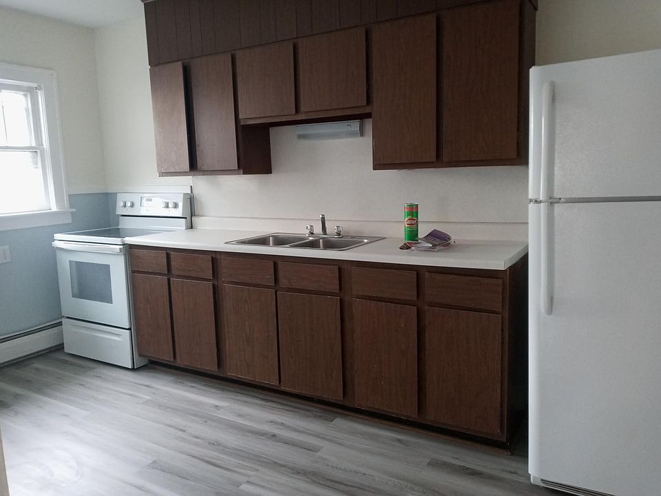 1st image of 32 Tompkins St