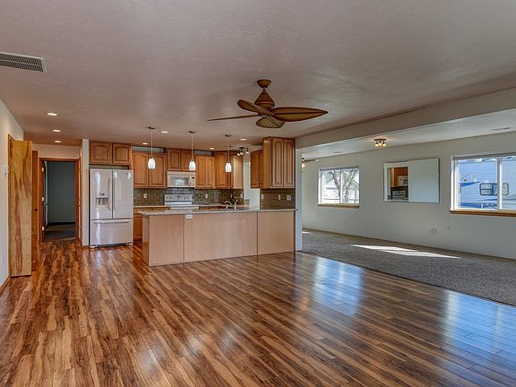5th image of 205 S Tschirley Rd