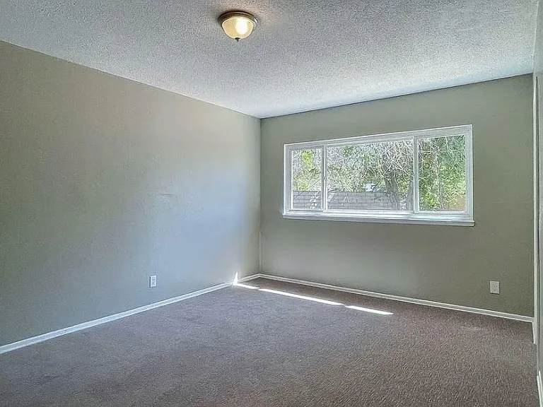 43858 Rimvale Ave — Photo 2