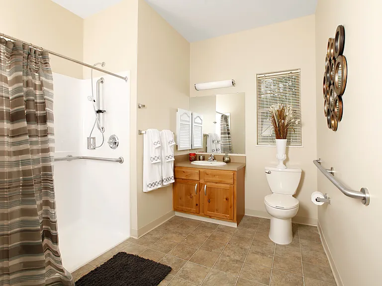 Avondale 55+ Apartments — Photo 4