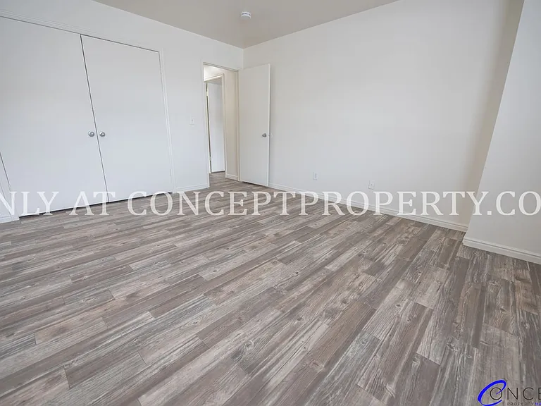 Bentwood — Photo 196
