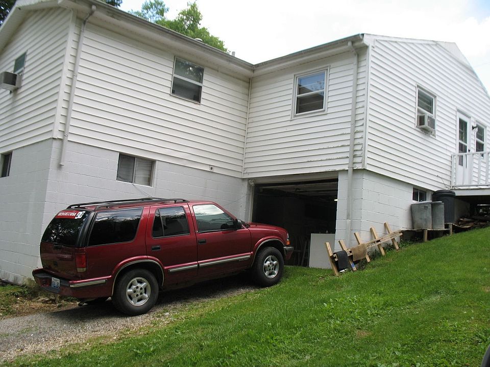 2nd image of 218 Center St