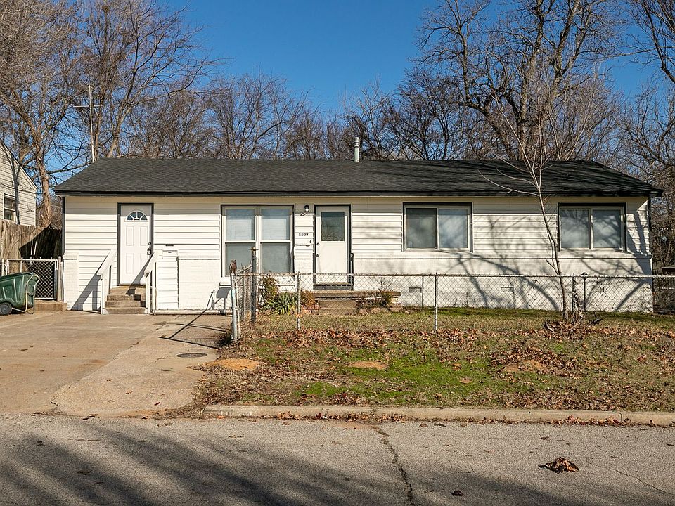 1st image of 1109 Forest Dr