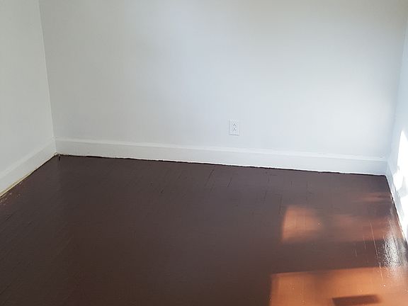 4th image of 2728 Baltimore Ave