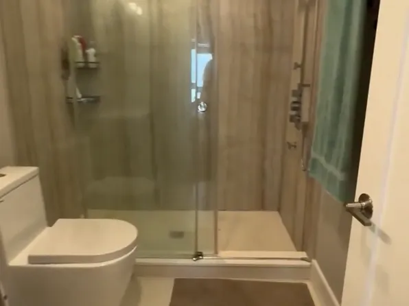 2010 Walnut St #4, Philadelphia, PA 19103