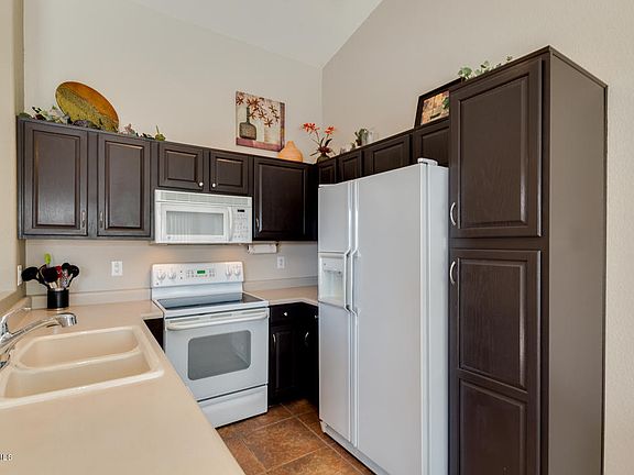 3rd image of 6862 S Oakmont Dr