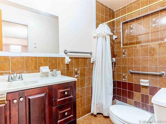 3rd image of 1321 W 42nd St #0