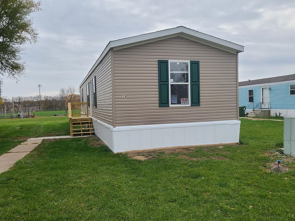 1st image of 19 Riverview Dr