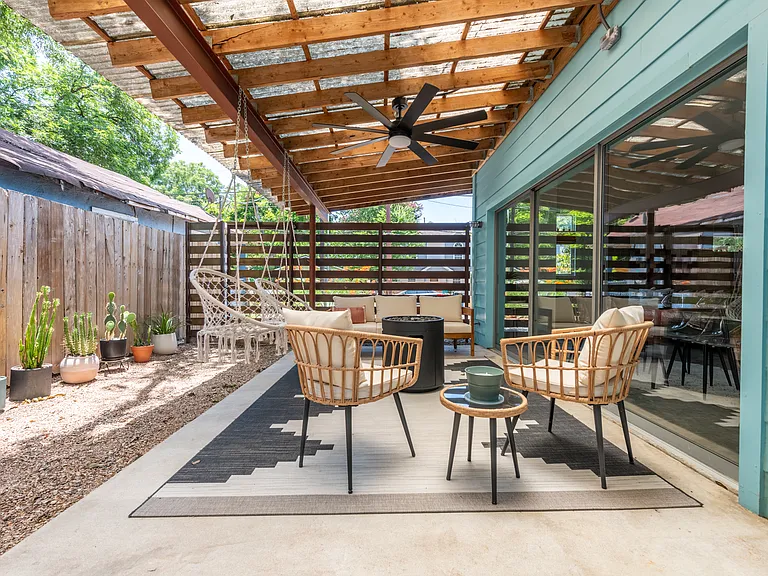 2202 Santa Rosa St — Photo 8
