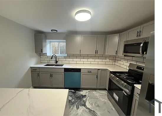 14615 Hoyne Ave #B — Photo 2