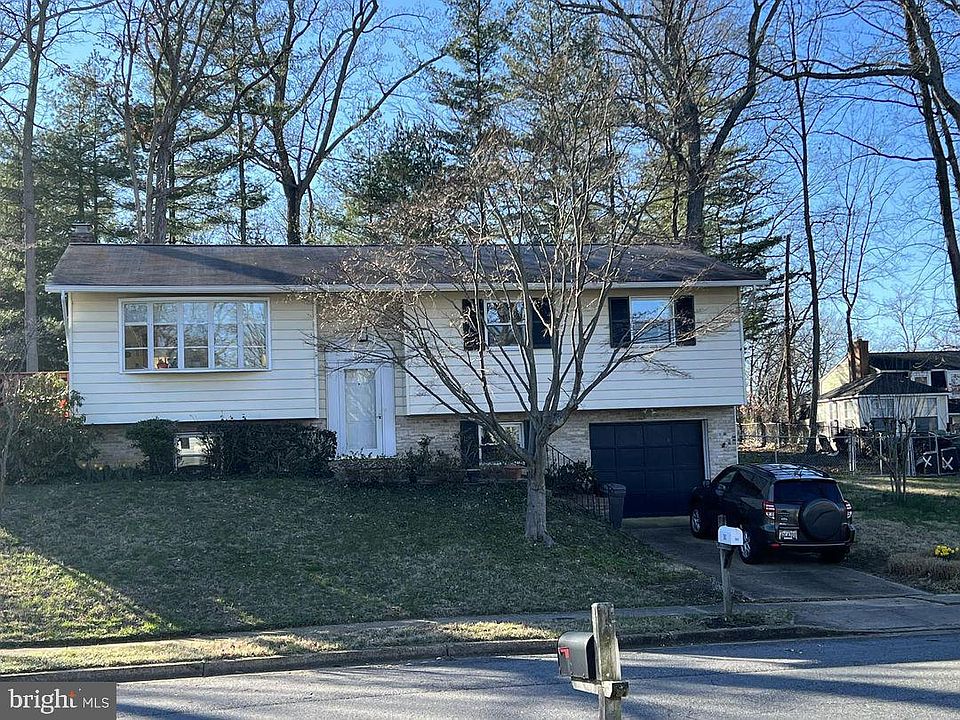 1st image of 302 Meares Ct