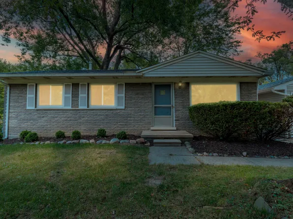 3151 Baylis Dr, Ann Arbor, MI 48108