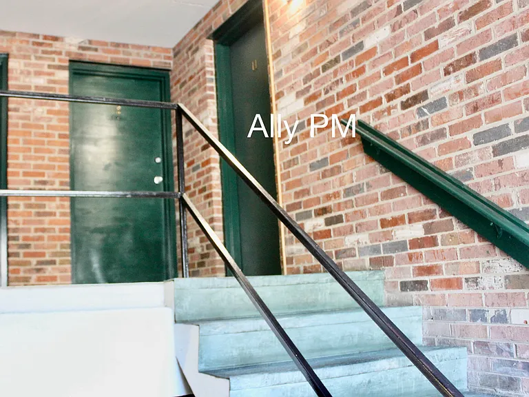 545 Burgoyne Rd #11-1 — Photo 3