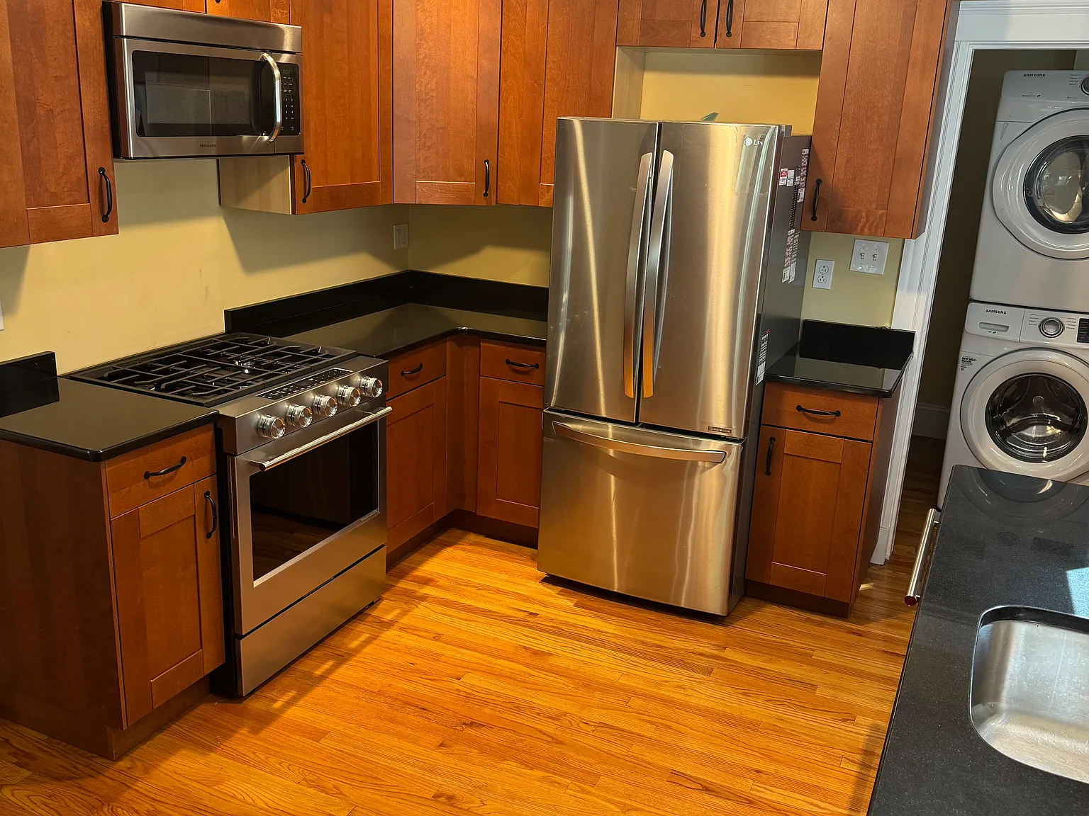 2 bed, 1482 sqft, $3,200 — Photo 2