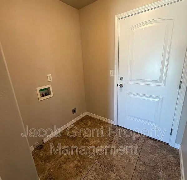3030 Golden Rod Dr — Photo 13