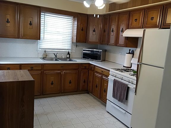 4th image of 2815 Nash Rd