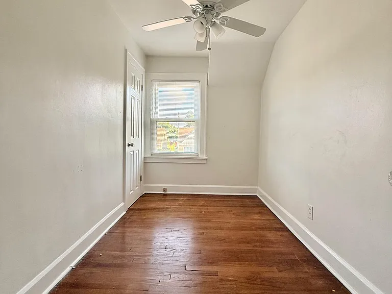 8018 Theota Ave — Photo 28