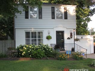620 Ardmore Ter, Libertyville, IL