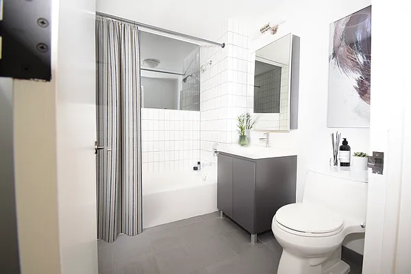 Rented by Aura Management | media 5