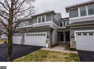 527 Sutherland Dr, Woodbury, MN 55129