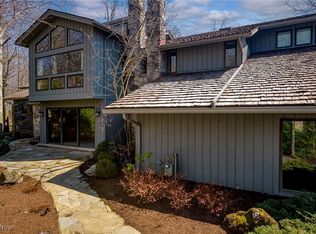 32500 Chestnut Ln, Cleveland, OH 44124