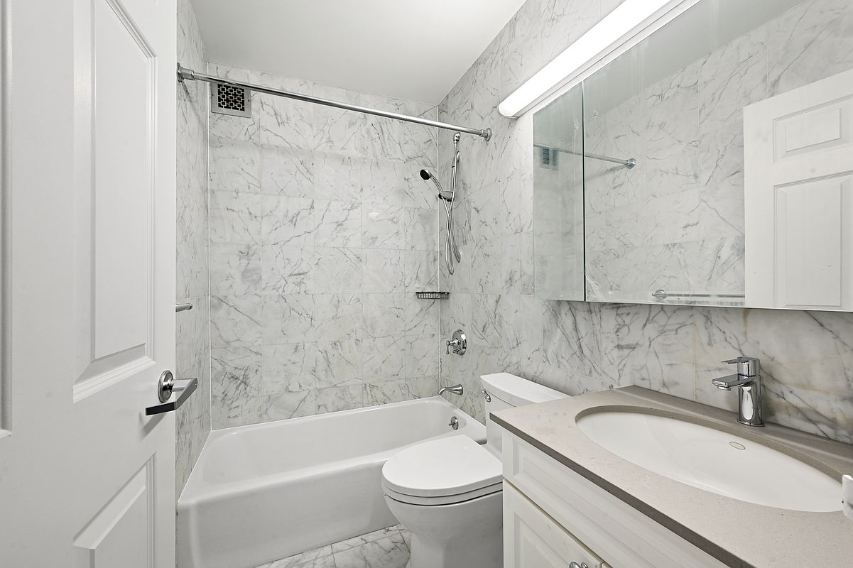 30 West 63rd Street #8B in Lincoln Square, Manhattan | StreetEasy