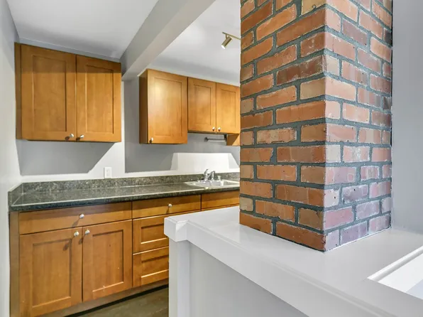 Amazing 4bed/2bath Duplex Close to Seattle University!, 805 26th Ave, Seattle, WA 98122
