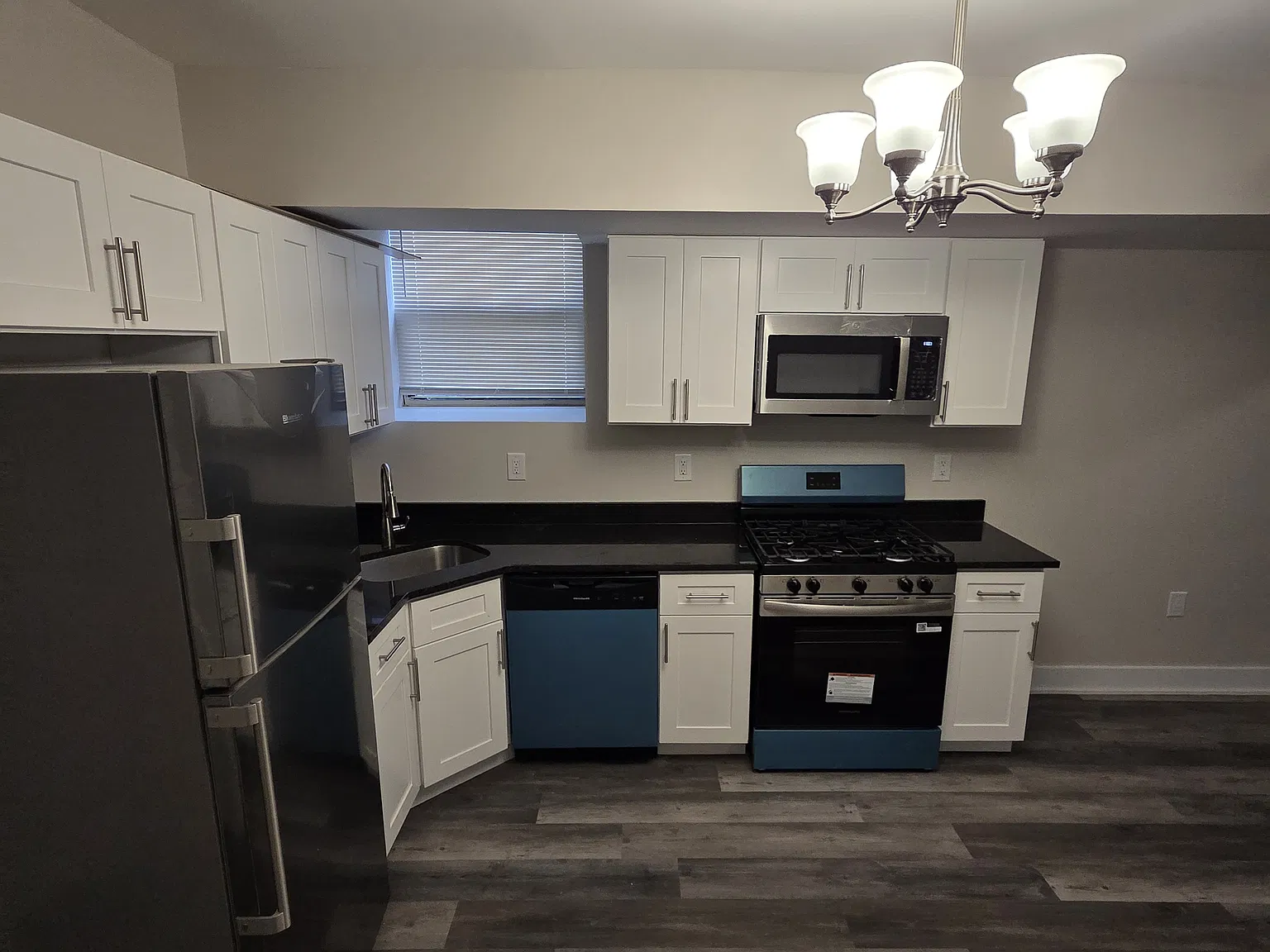 30 Kensington Ave — Photo 4