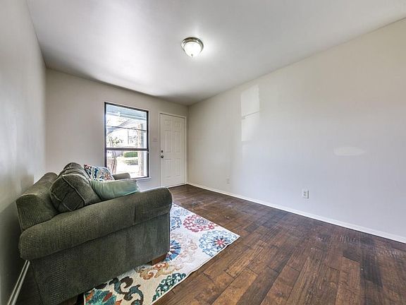 5th image of 4205 Windsor Dr