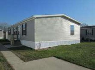 28503 Oakwood Ave, Flat Rock, MI