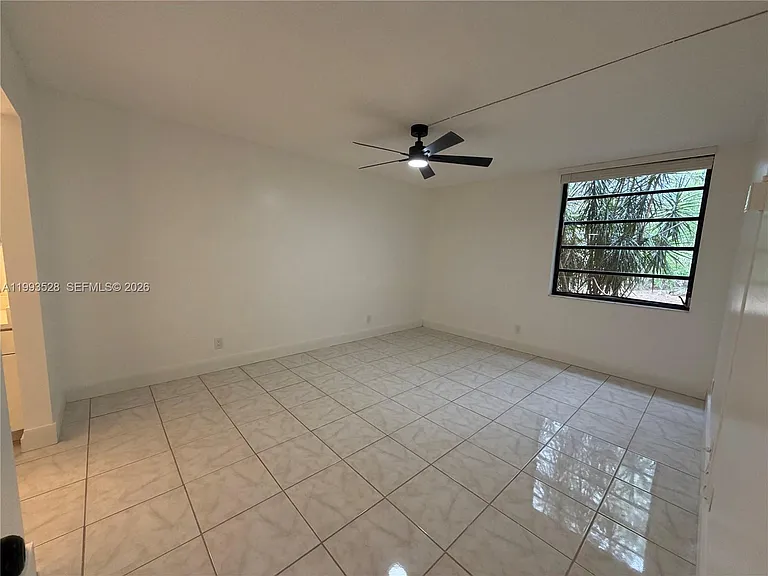 400 Commodore Dr #101 — Photo 24