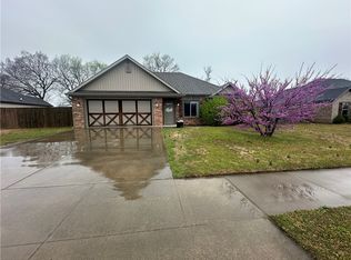 1320 Sebastian Ln, Prairie Grove, AR 72753