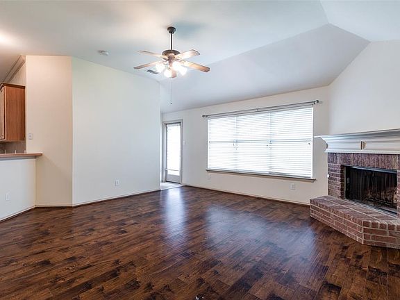 3rd image of 5025 Stonecrest Dr