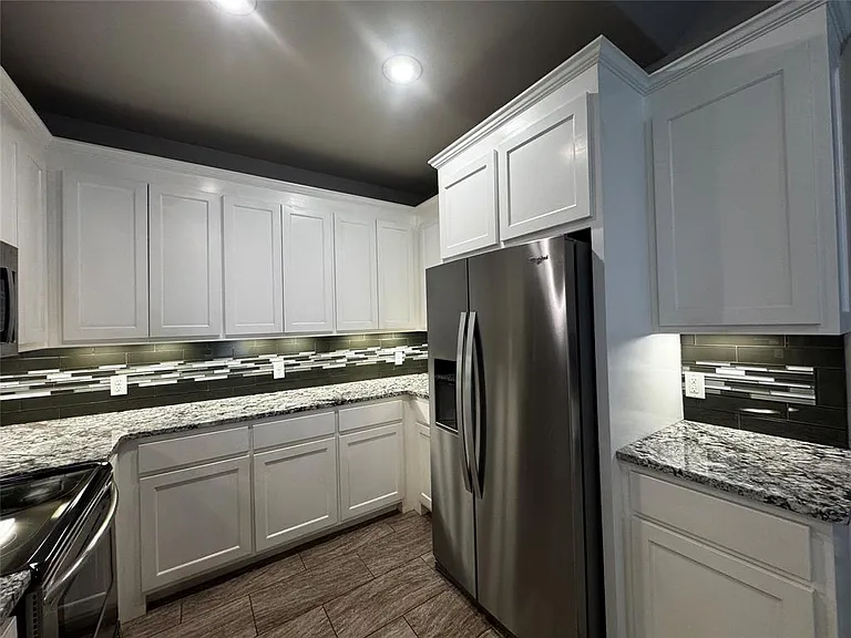 250 Southlake Dr — Photo 7