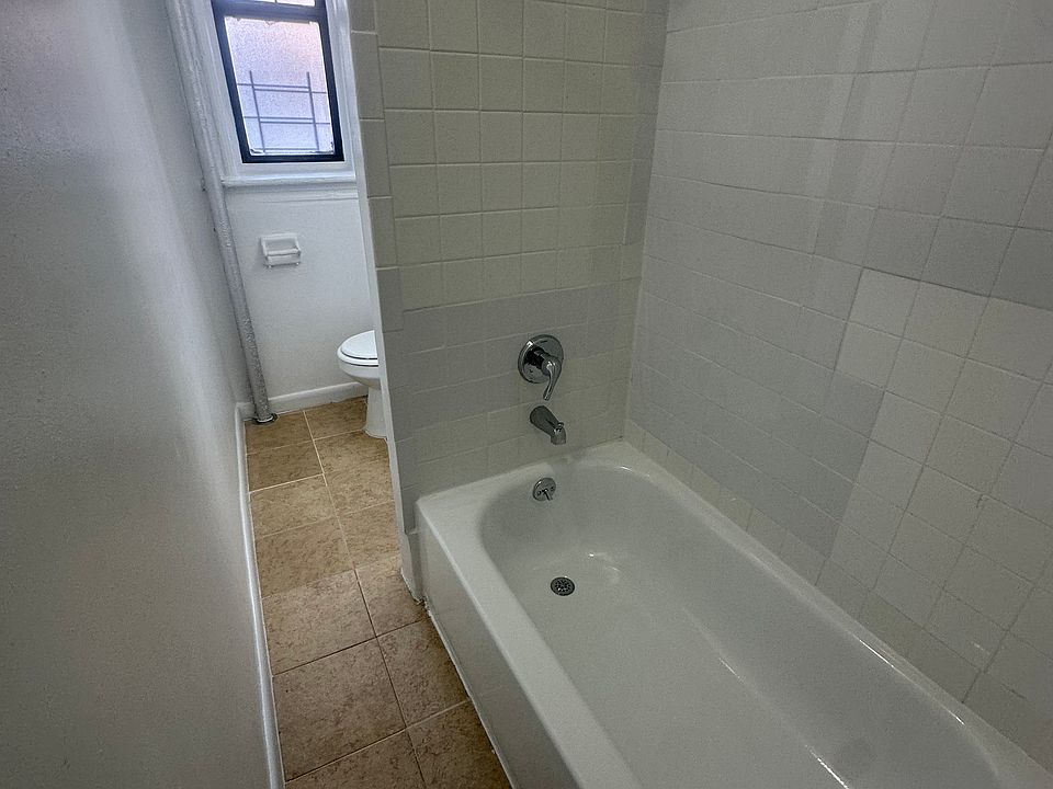 1st image of 1292 Washington Ave #2