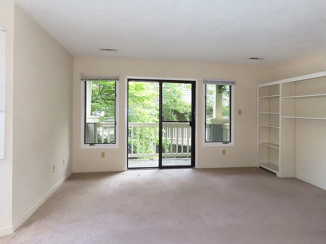 2 bed, 825 sqft, $1,745 — Photo 2