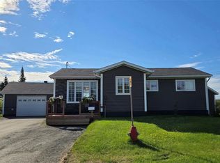 920 Bartlett Dr, Labrador City, NL A2V2N4